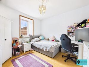 Bedroom- click for photo gallery